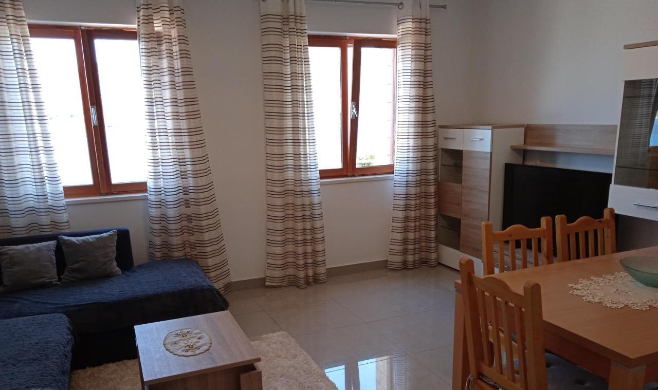 Apartments Aferdita Racisce Ngoại thất bức ảnh